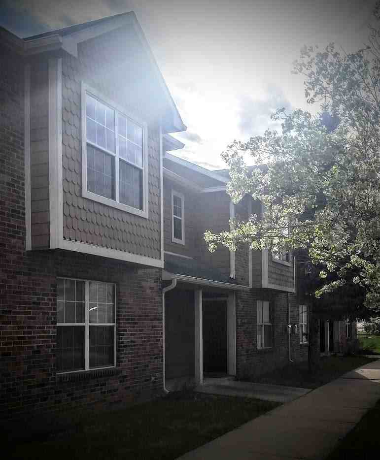 Courtside Townhomes, LLC - Photo 4 of 16