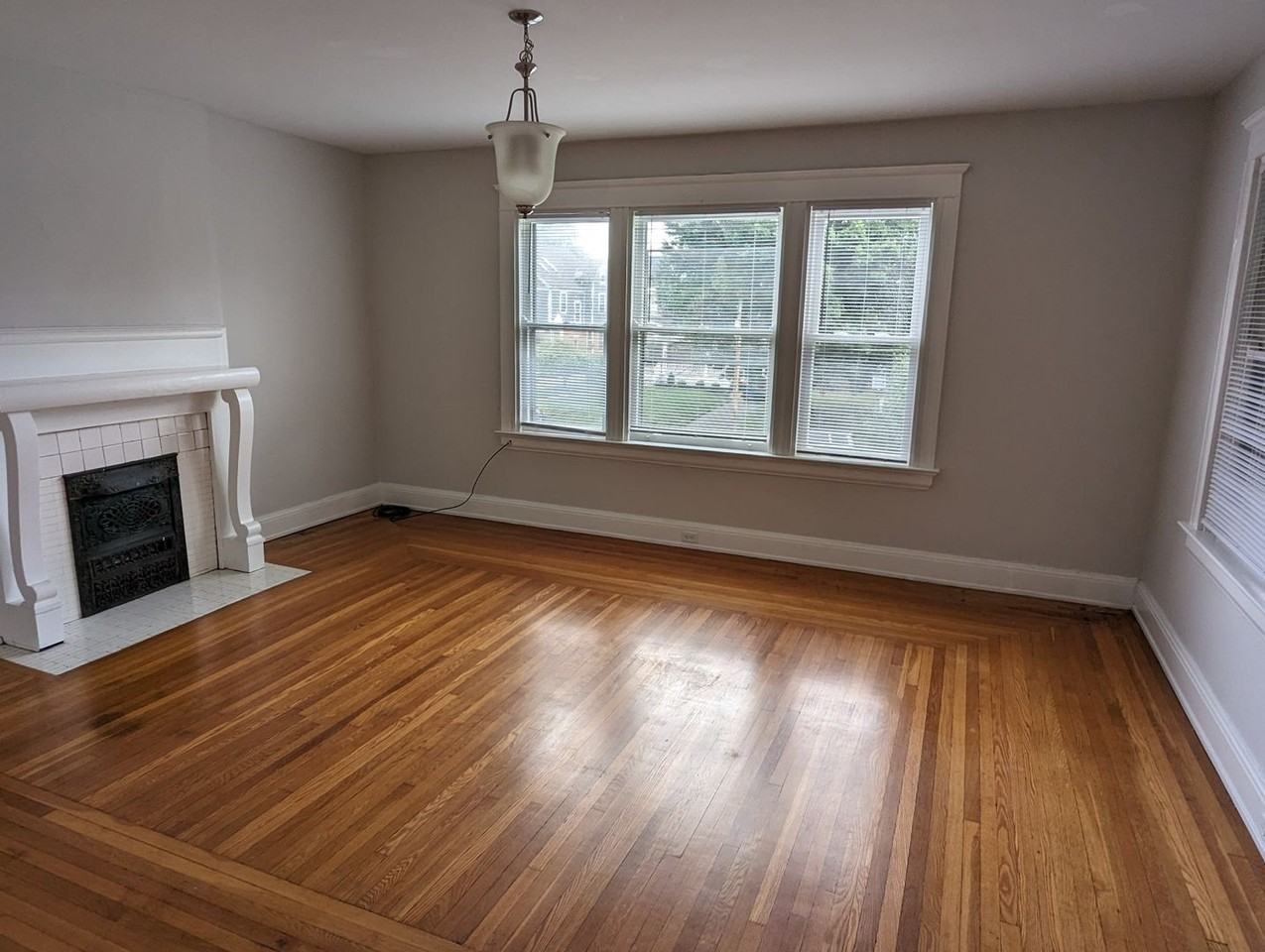 2153 Slane Ave - Photo 3 of 25