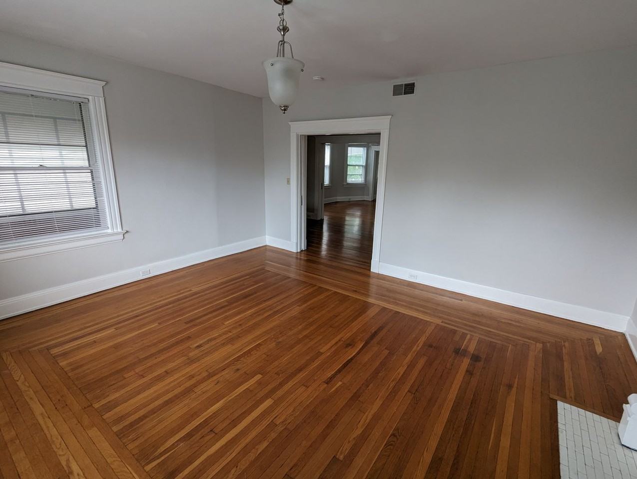 2153 Slane Ave - Photo 4 of 25