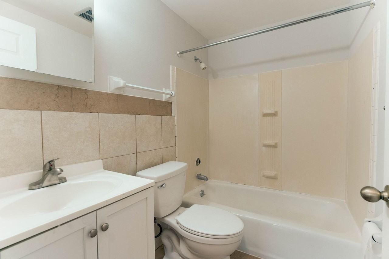 Arborville Homes - Photo 4 of 25