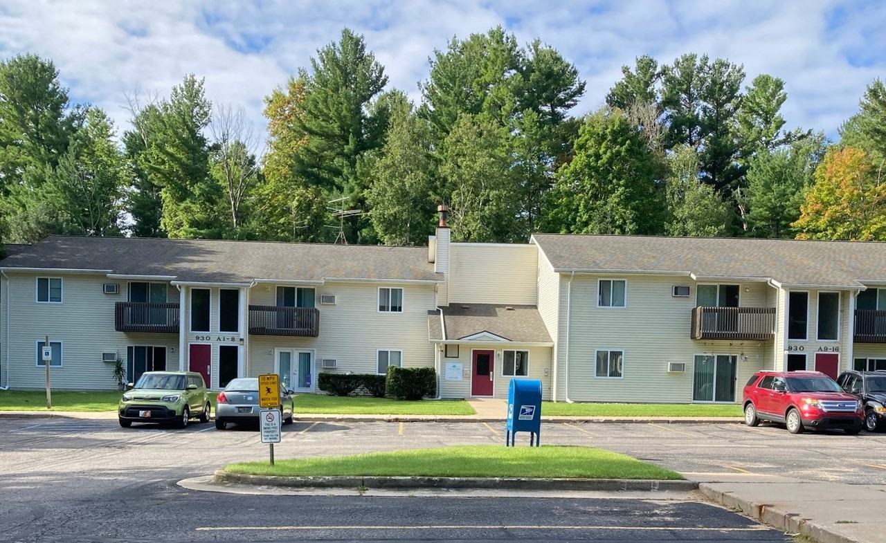 Elk Rapids Apartments - Photo 5 of 16