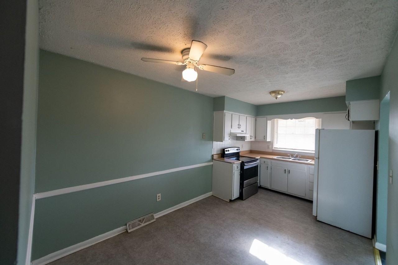 Anniston Dr - Photo 3 of 11
