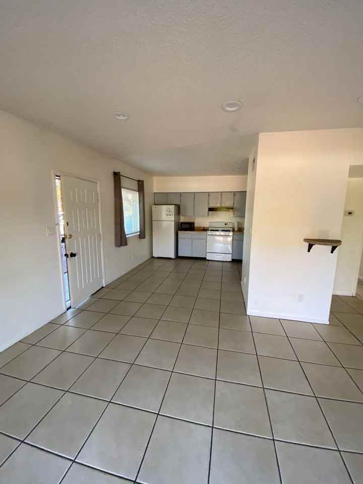 Fontana Triplex - Photo 2 of 7