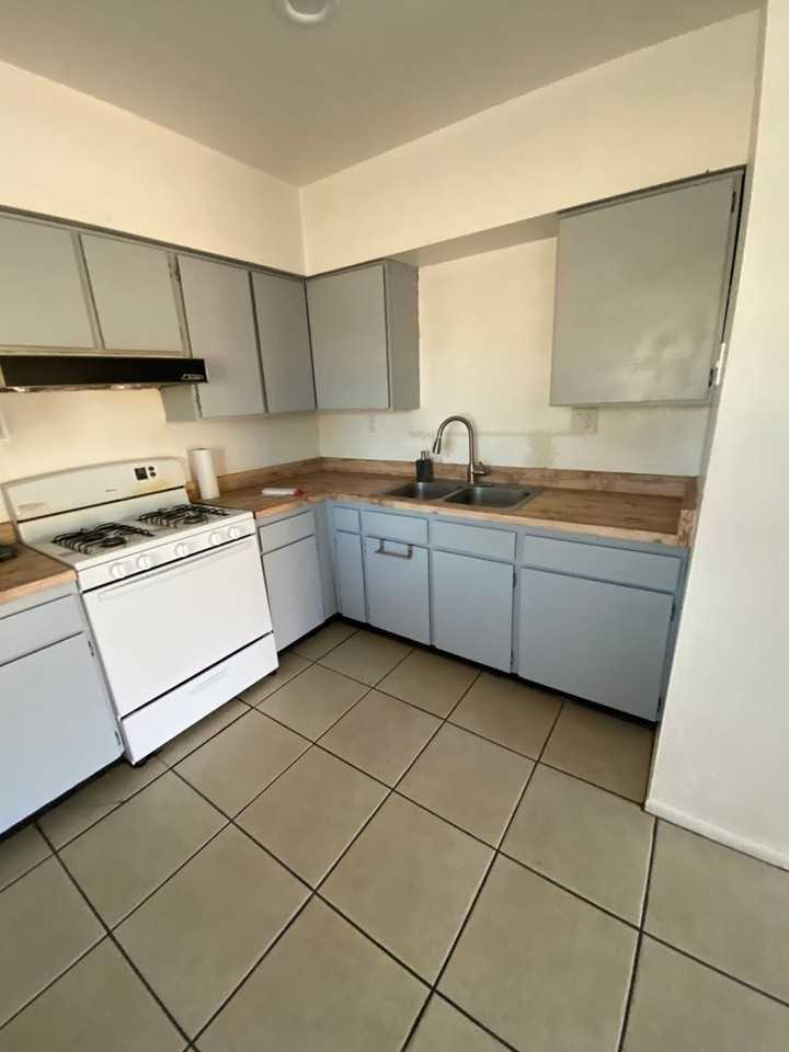 Fontana Triplex - Photo 3 of 7