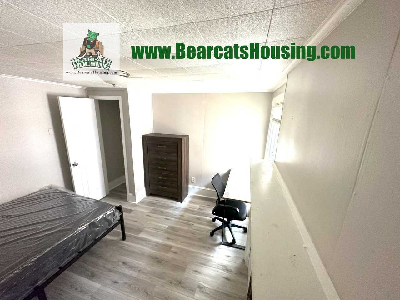 82 Walnut St. - Photo 7 of 8