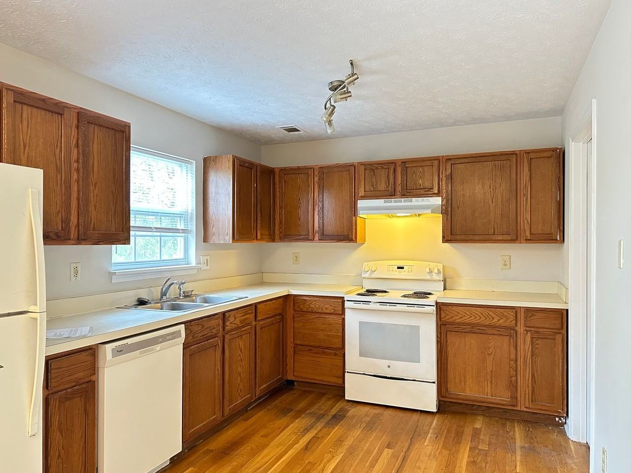 HHO-WEH3828-3830 - Photo 3 of 32