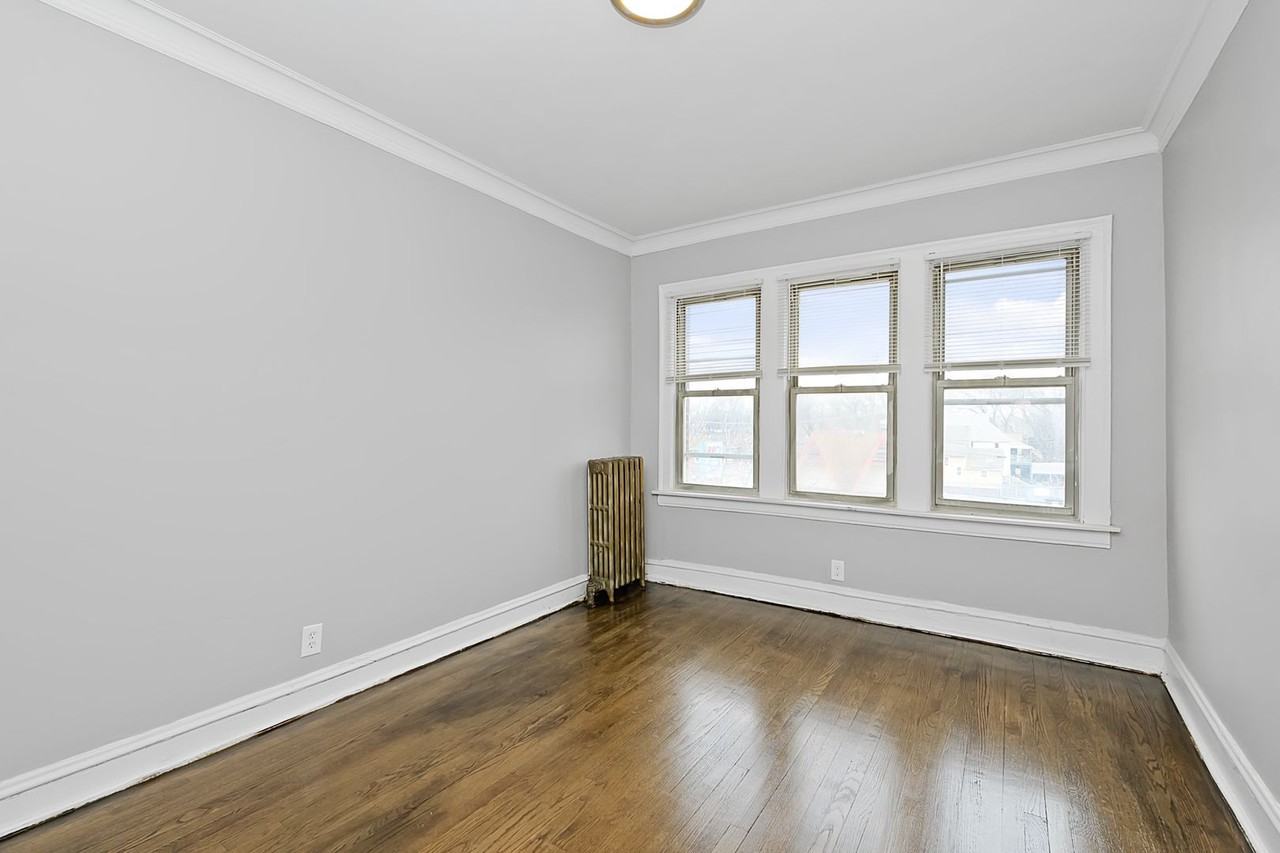 8705 S Morgan - Photo 5 of 10