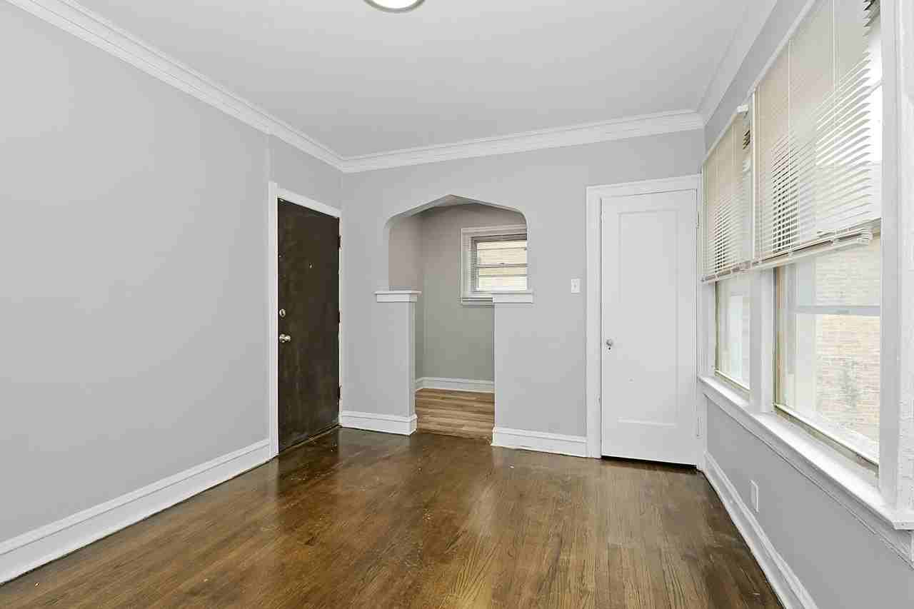 8705 S Morgan - Photo 7 of 10