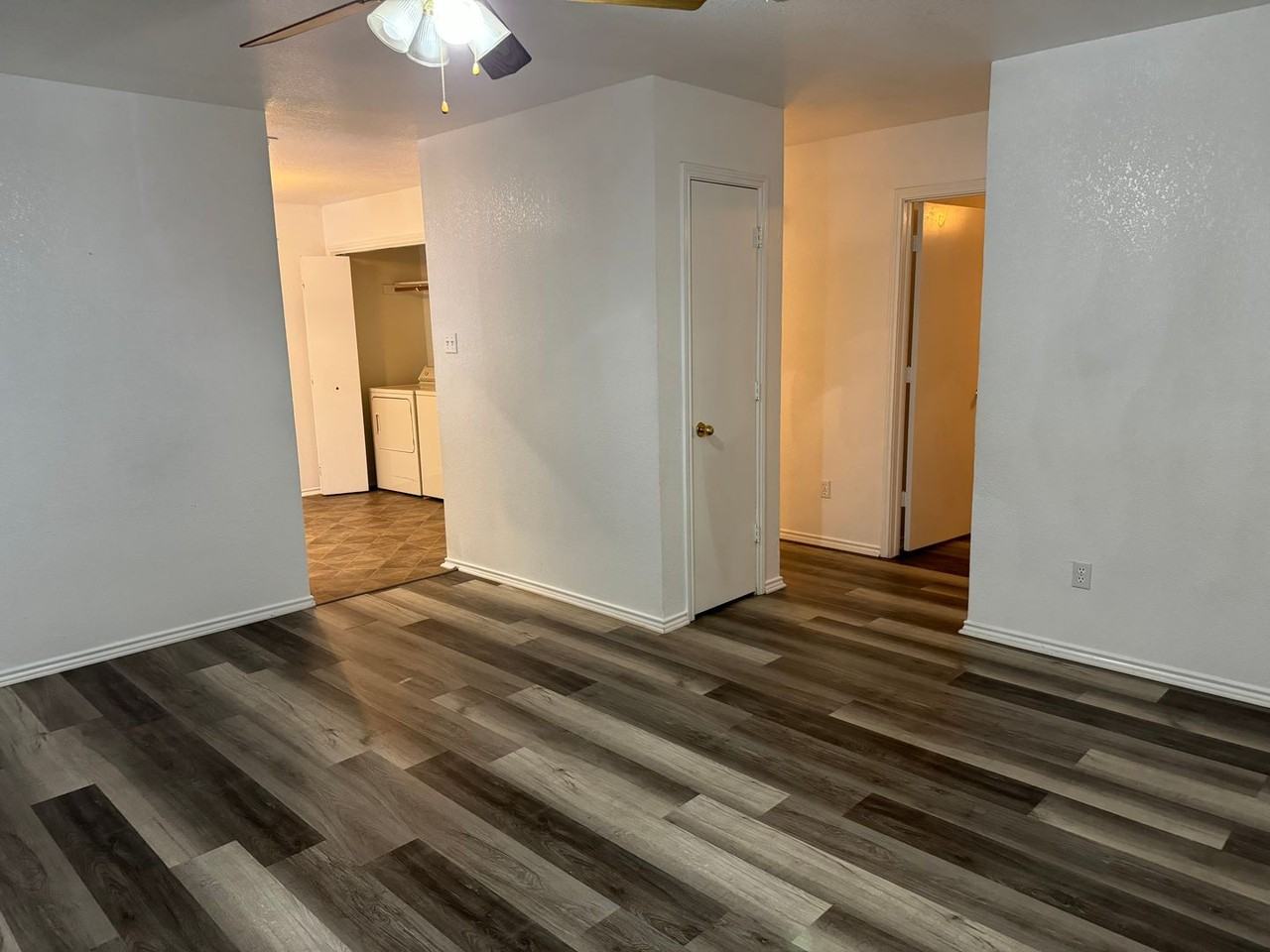 5701 Greengate - Photo 2 of 14