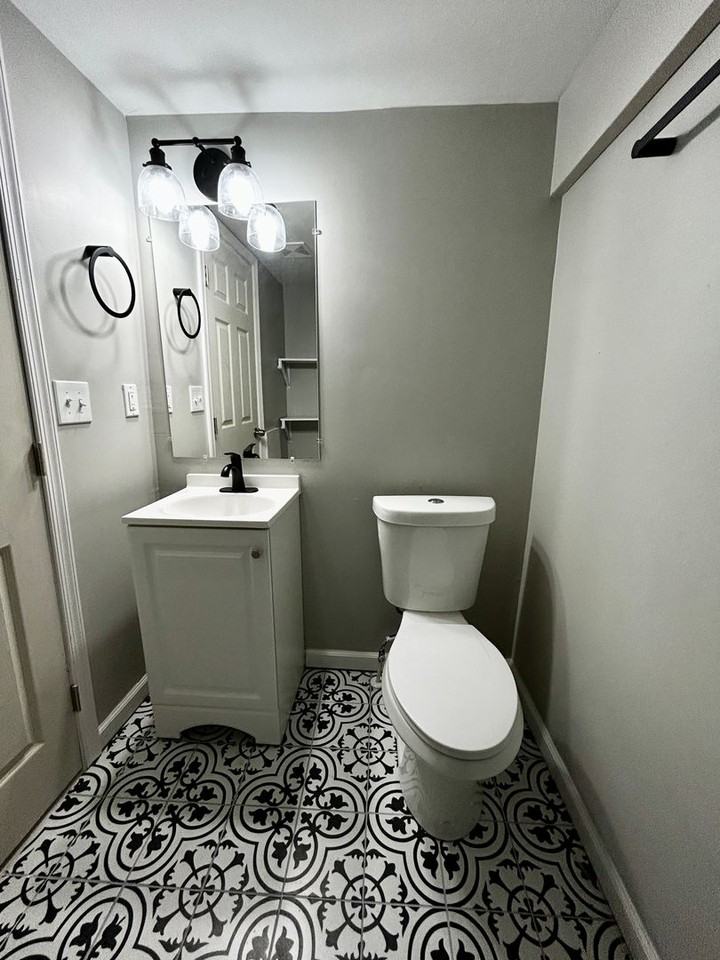 Chesapeake Apartments - Photo 3 of 18