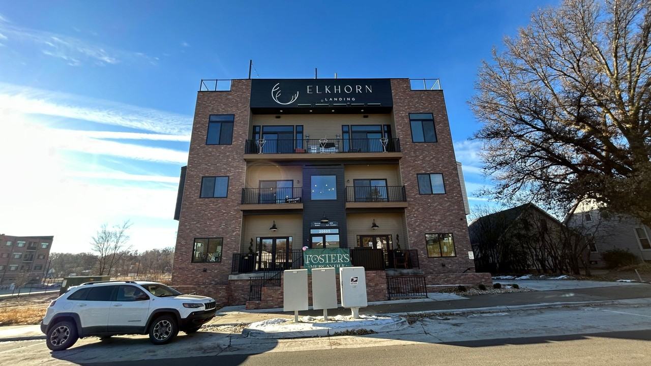 20605 Elkhorn Dr - Photo 3 of 26