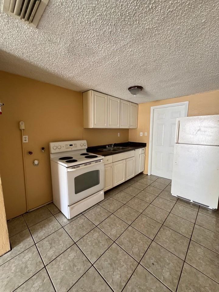 3007 14th St E - Photo 4 of 12