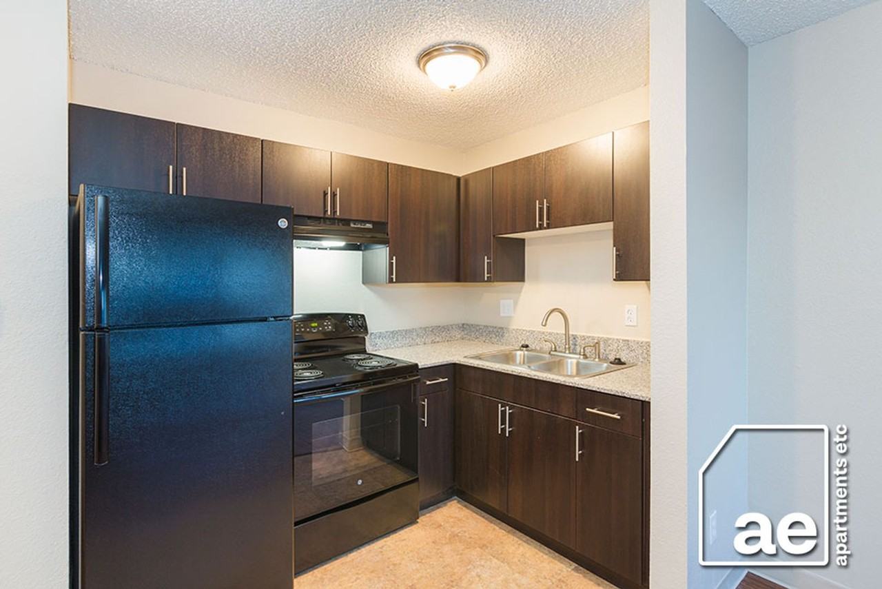 Creek View Apartments - Photo 6 of 11