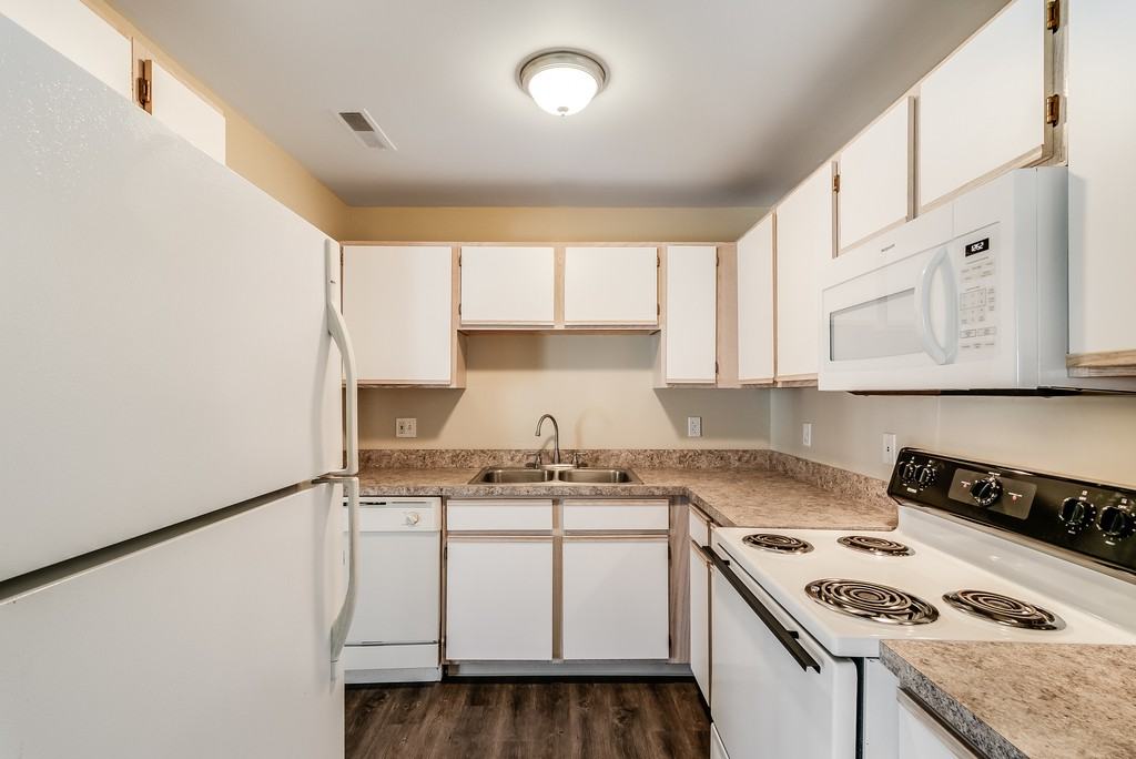 Alana Woods II Apartments - Photo 3 of 43