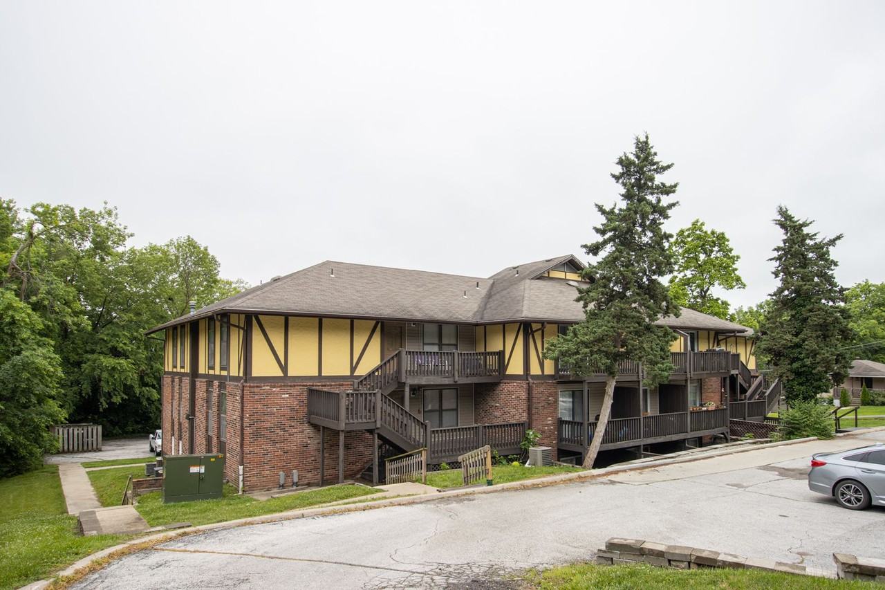 1607 Richardson Apartments in Benton Stephens, Columbia, MO 65201