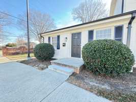 featured image of 1300 Oakwood Ave