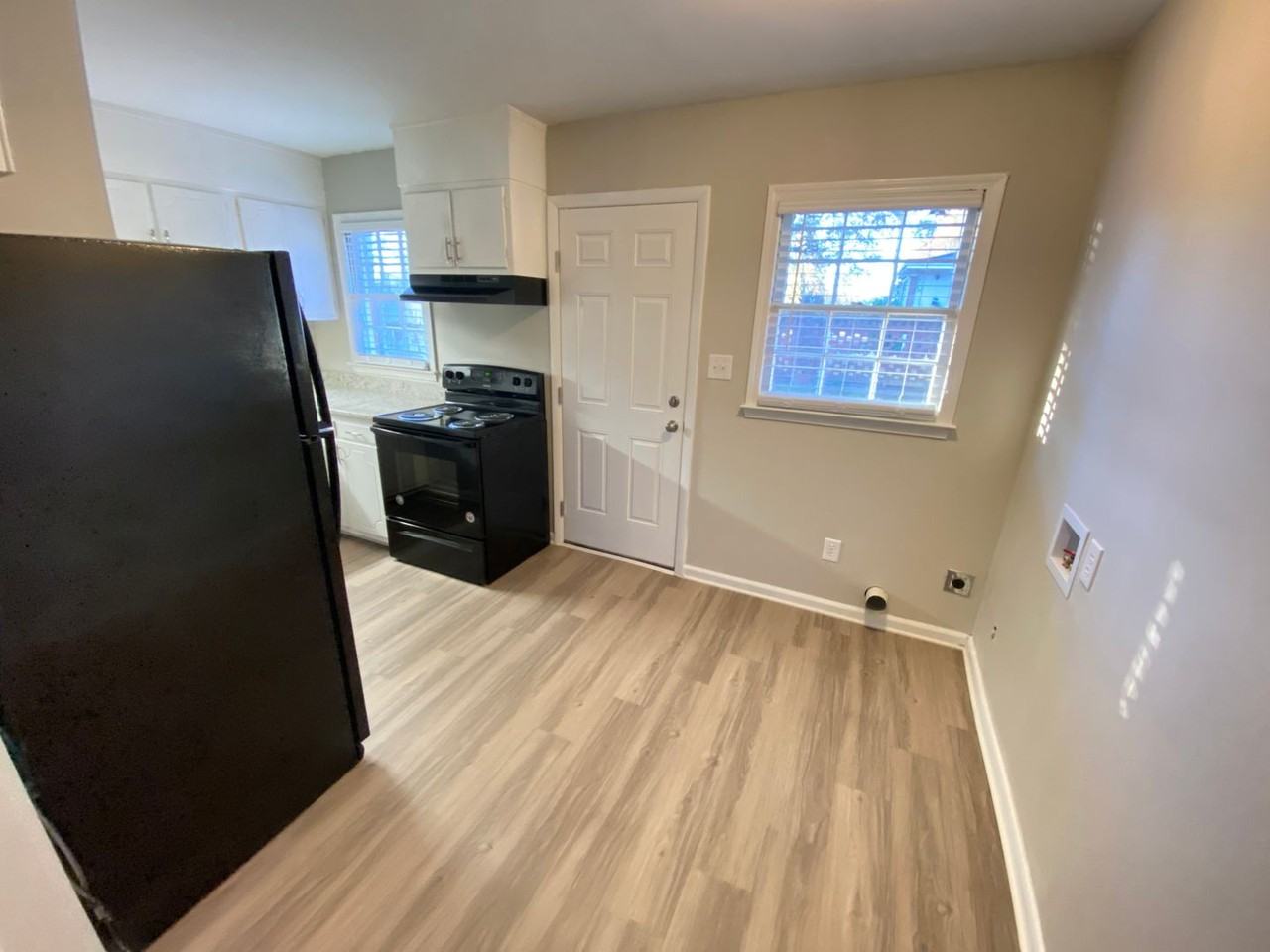 Oakwood Villa Apartments - Photo 5 of 24