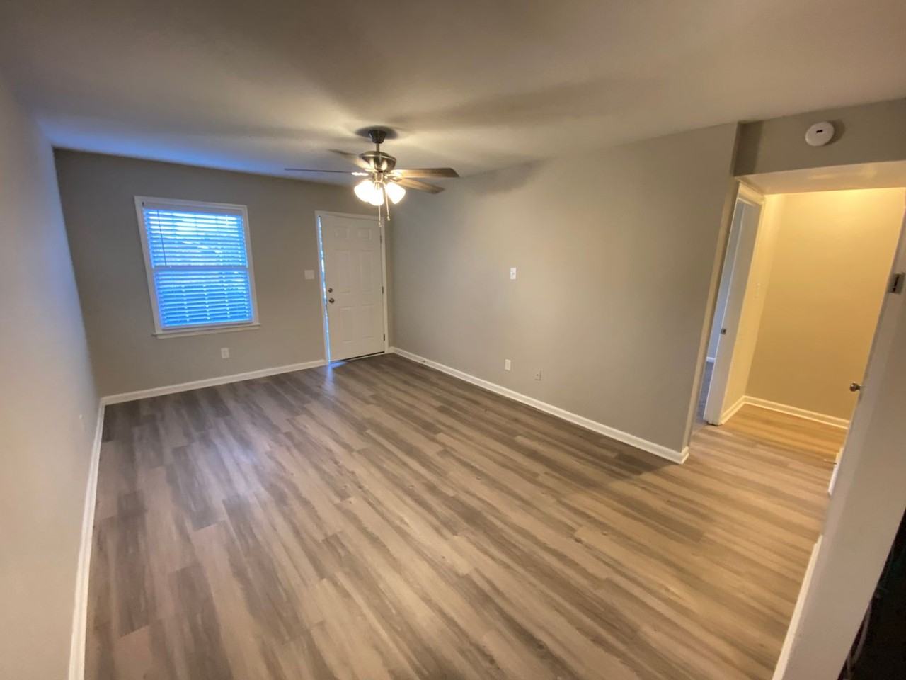 Oakwood Villa Apartments - Photo 7 of 24