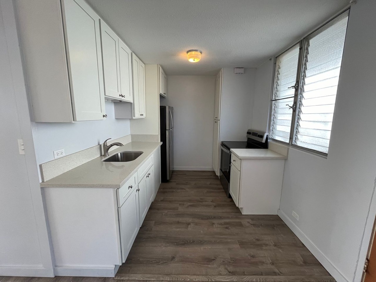 1515 Kewalo St #306 - Photo 6 of 14
