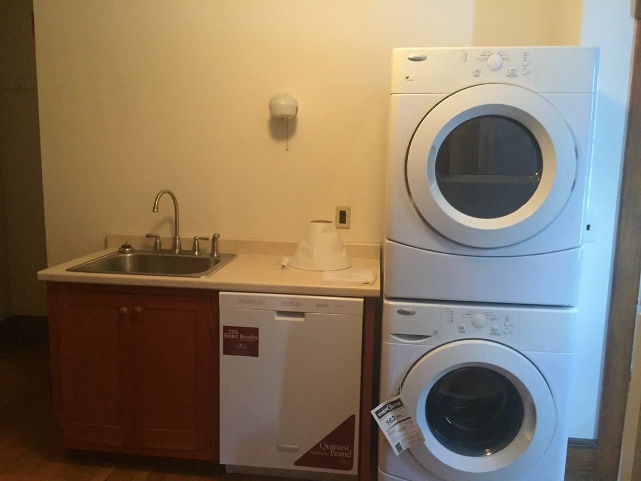 68 Ascutney St - Photo 2 of 13