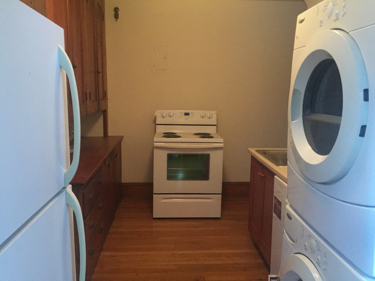 68 Ascutney St - Photo 3 of 13