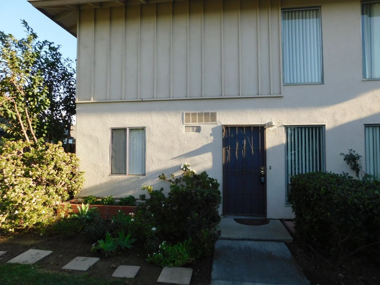 CAR14562 - Photo 2 of 23