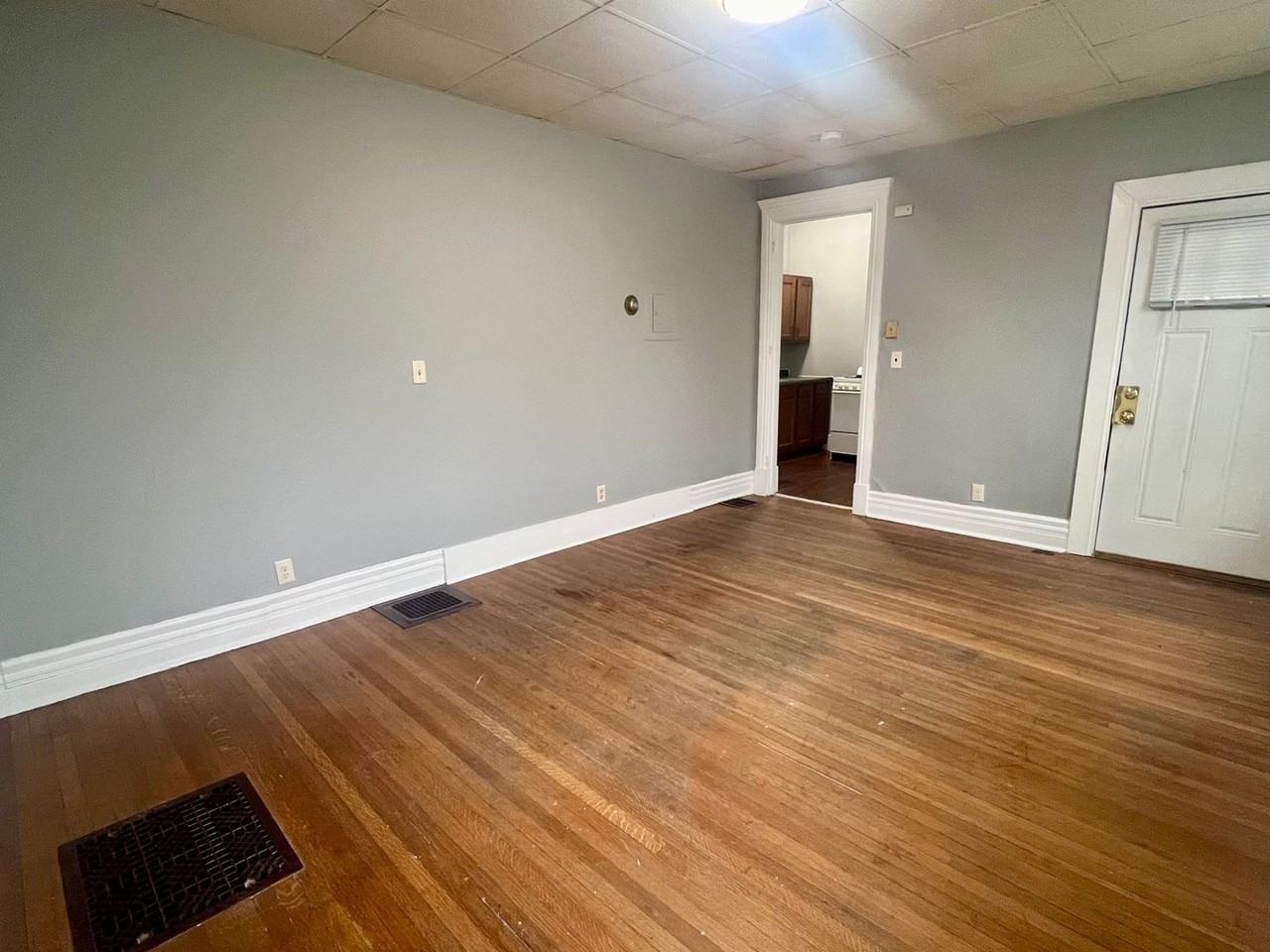 1700 B St - Photo 4 of 6