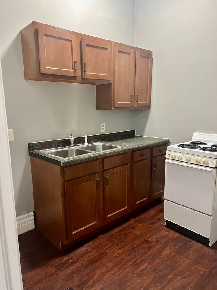 1700 B St - Photo 5 of 6