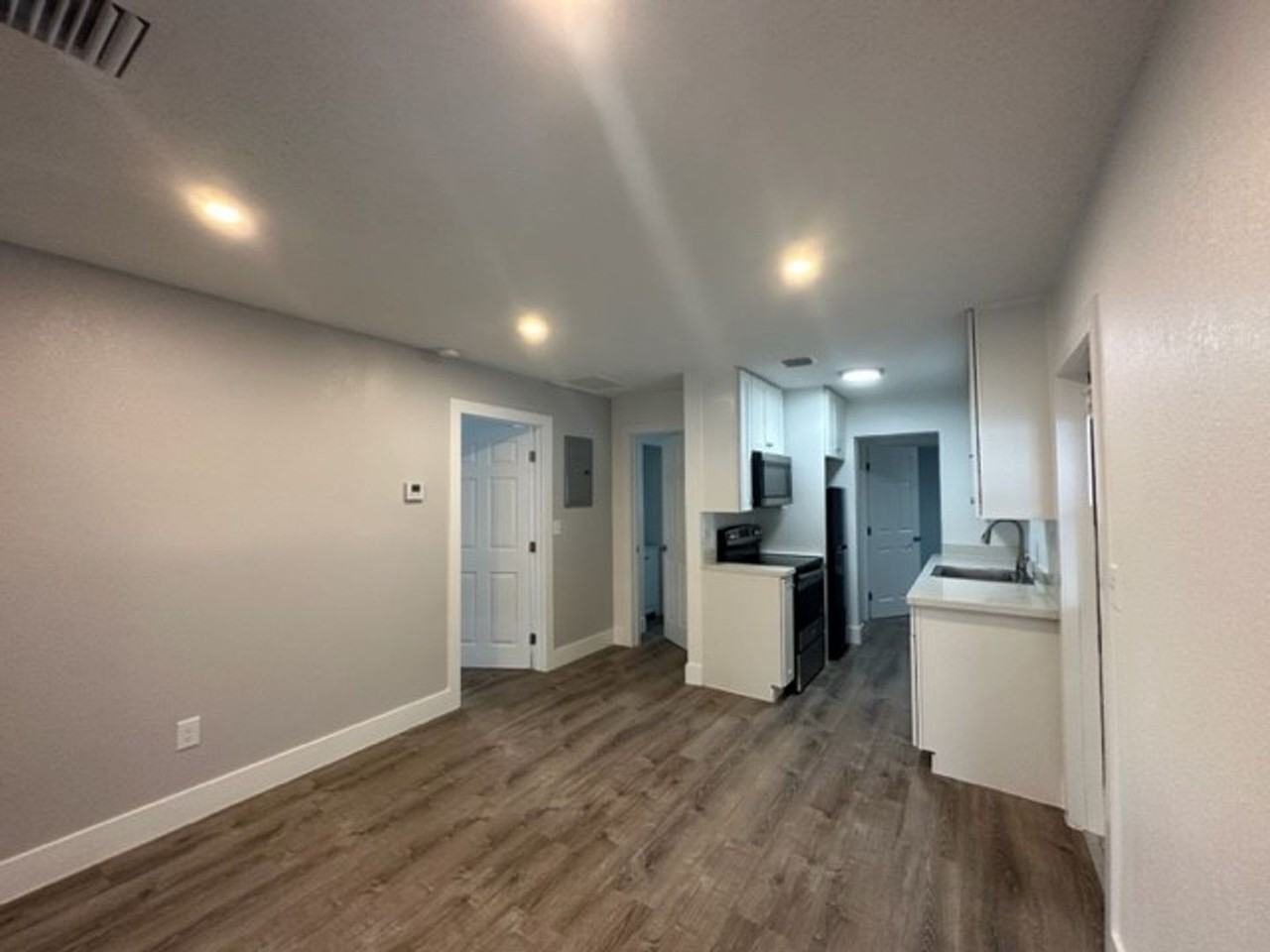 Edgewood Apartments LLC - Photo 5 of 50