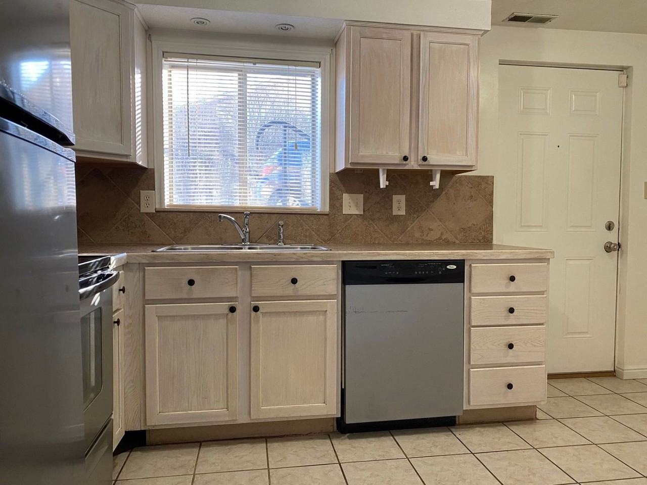 620 E 950 S - Photo 3 of 13