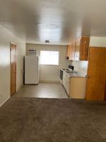 featured image of 735 W 6th St