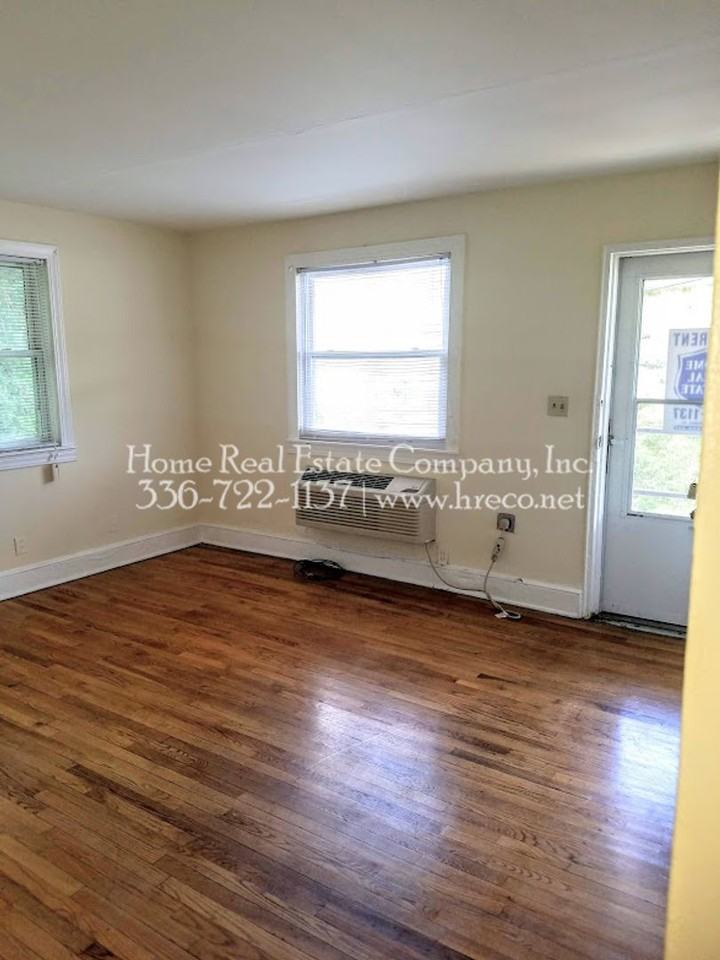 1331 Cunningham Ave - Photo 3 of 7