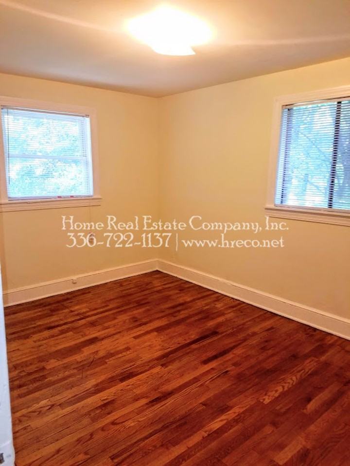 1331 Cunningham Ave - Photo 4 of 7
