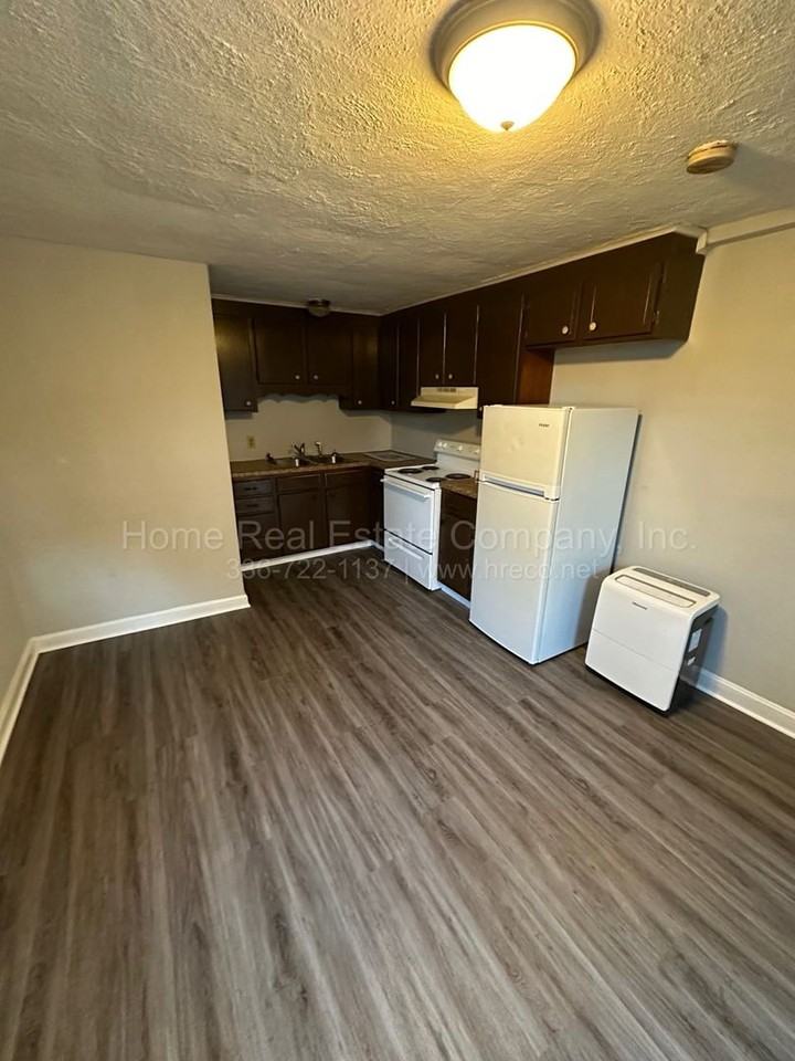 131 Westdale Ave - Photo 2 of 5