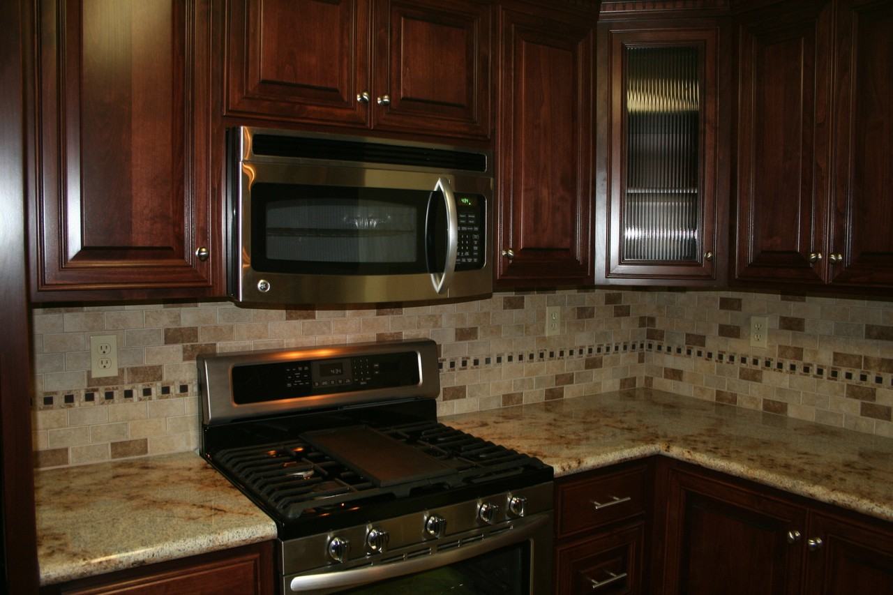 746 W 3rd St - Photo 3 of 30