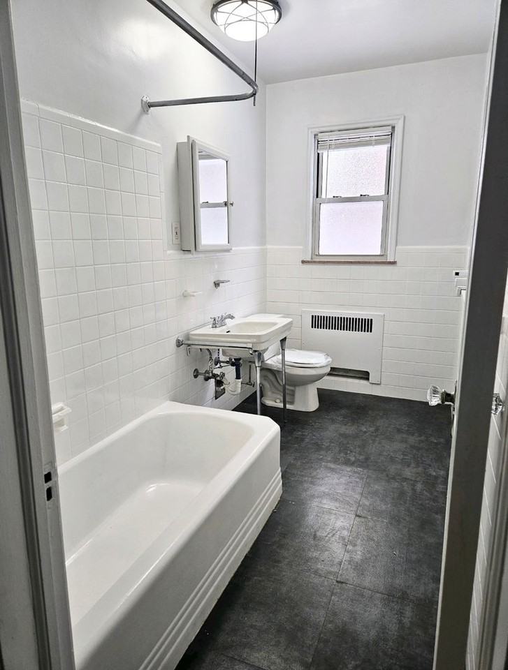 12021 Edgewater Drive - Photo 5 of 21