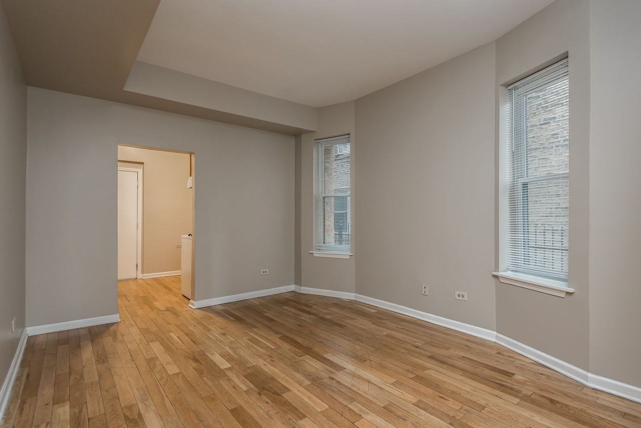6034 S Prairie Ave - Photo 4 of 18