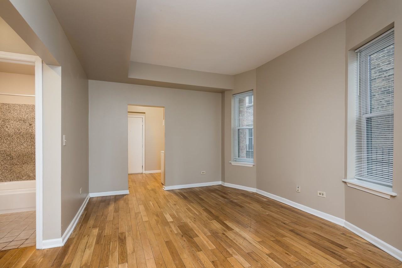 6034 S Prairie Ave - Photo 7 of 18