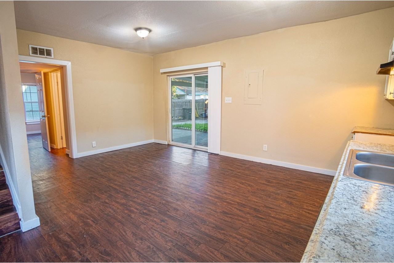 526 Cooper - Photo 6 of 19