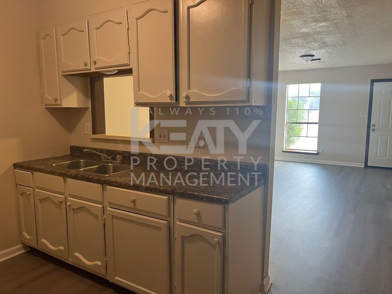 108 Rue Royale - Photo 3 of 9