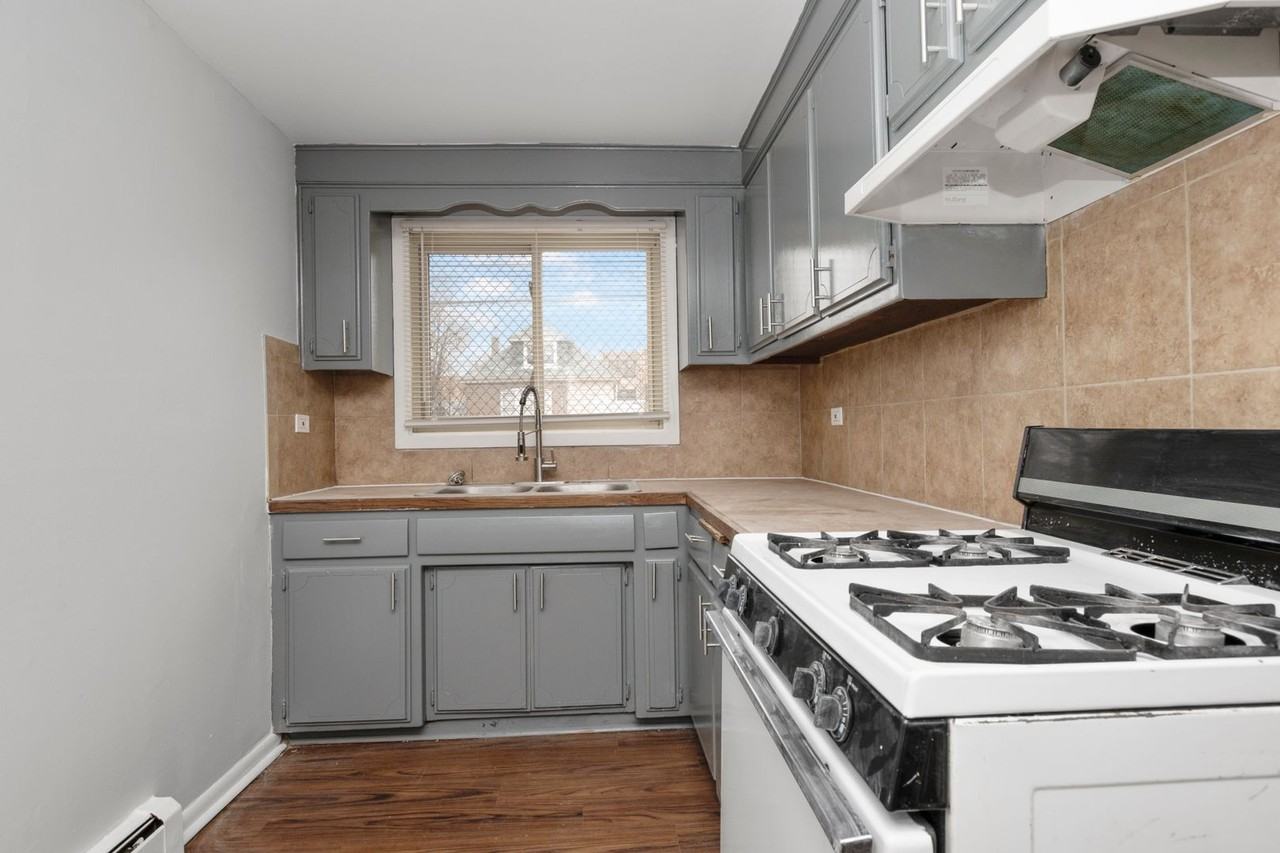 3830-3832 W 63rd (West Lawn) - Photo 7 of 8