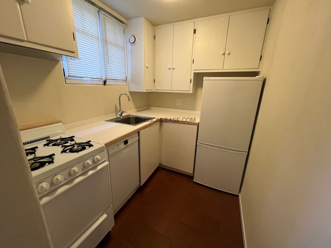 510 1/2 E 12th Ave #A - Photo 6 of 8