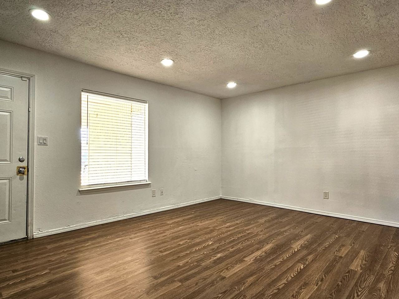 Ramirez Duplex ~ B - Photo 2 of 19