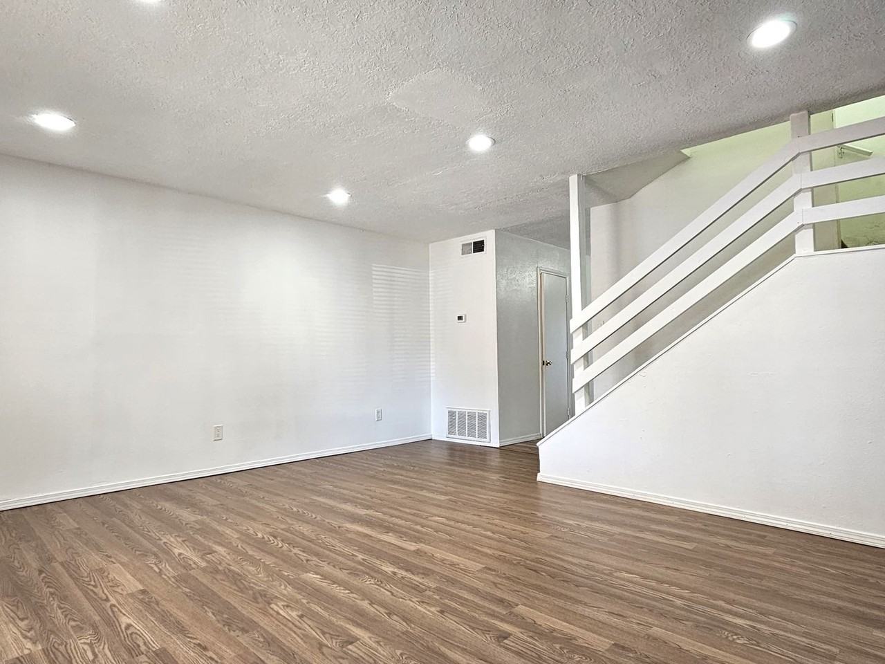 Ramirez Duplex ~ B - Photo 3 of 19