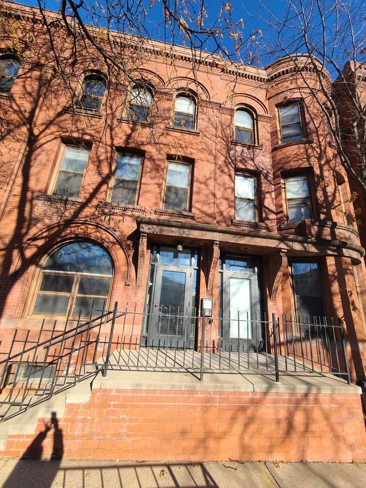 NEWLY RENOVATED APARTMENT IN HISTORIC ELLIOT PARK - Photo 4 of 11