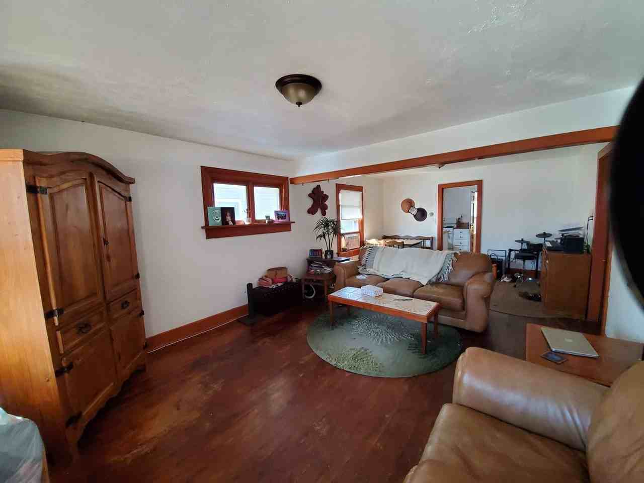 219 N Sherwood St - Photo 5 of 36