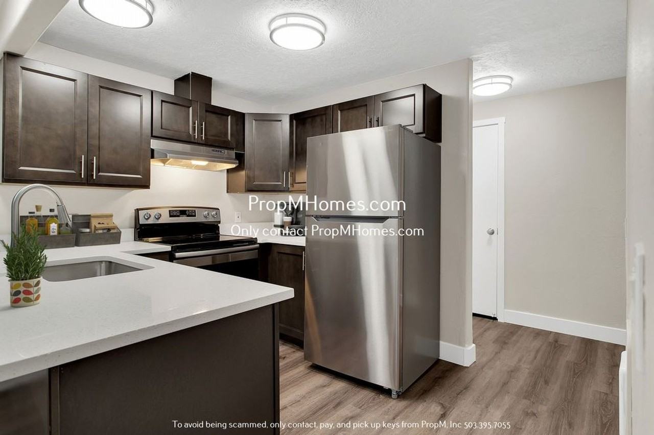13066 SE Powell Blvd - Photo 3 of 24