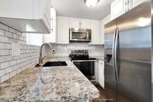 3225 Se Alder Ct #6 - Photo 1 of 1