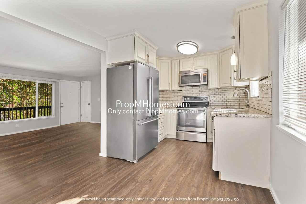 3225 Se Alder Ct #1 - Photo 5 of 17