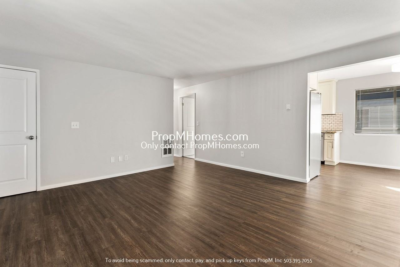 3225 Se Alder Ct #1 - Photo 4 of 17